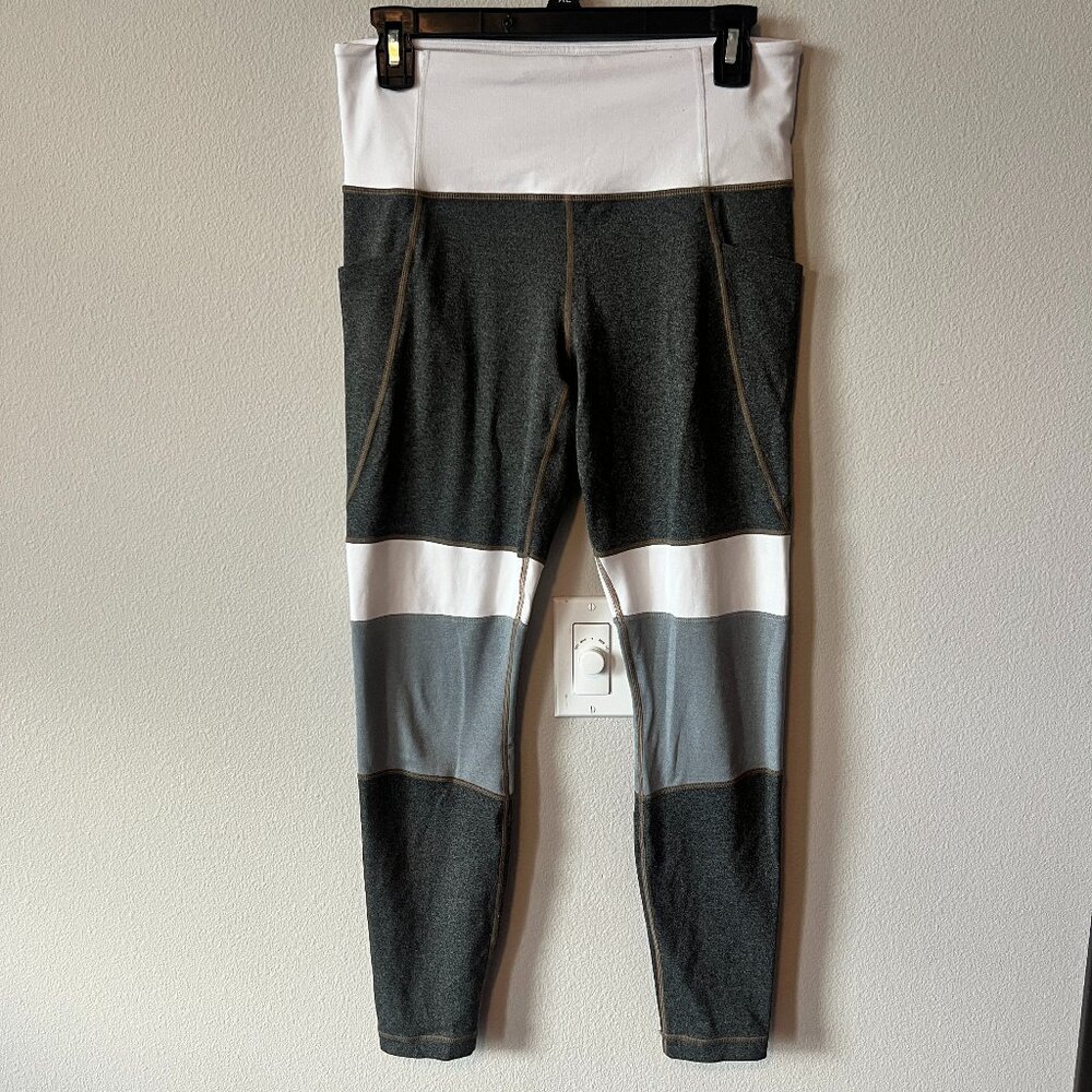 Athleta High Rise Colorblock Leggings Gray and White Side Pockets Size Medium